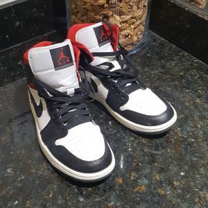 Air Jordan 1 Mid Gym Red Panda (Women's) BQ6472-061 size 9